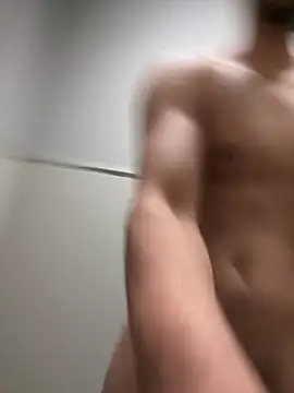 Yinigi online show from October 10, 2025, 2:32 am