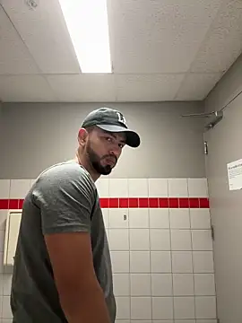 Yinigi online show from October 14, 2025, 2:56 am