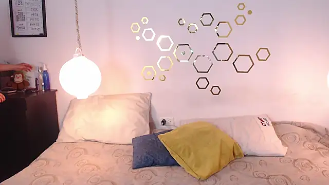 Snapshot of Provincute chatting on October 4, 2025, 1:58 am Provincute online show from October 4, 2025, 1:58 am