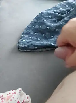 nikfu274 online show from October 5, 2025, 7:28 am