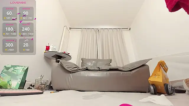 Snapshot of fox-yiyi chatting on October 18, 2025, 7:53 am fox-yiyi online show from October 18, 2025, 7:53 am