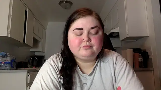 JJbaby1 online show from November 17, 2025, 3:29 pm