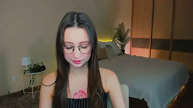 YourLovellyStory online show from October 8, 2025, 9:18 am