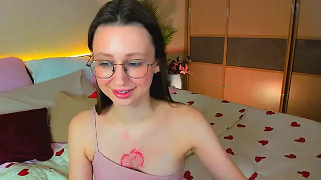 YourLovellyStory online show from March 1, 2026, 11:56 am