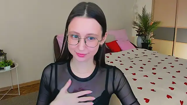 YourLovellyStory online show from June 26, 2026, 1:15 pm
