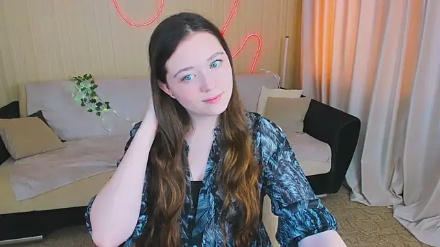 AlluringLookk online show from October 8, 2025, 12:25 pm