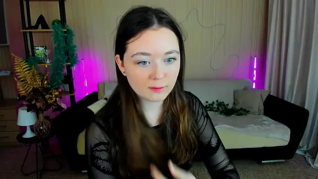 AlluringLookk online show from December 5, 2025, 4:14 pm