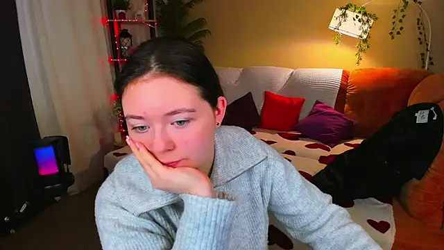 AlluringLookk online show from April 11, 2026, 4:28 am