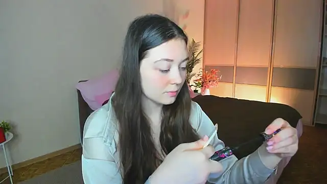 AlluringLookk online show from April 17, 2026, 12:30 pm