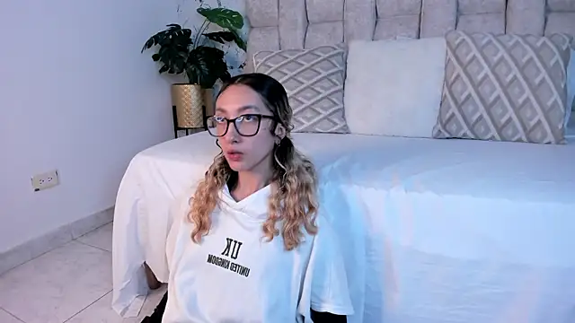 LauMiller online show from September 25, 2025, 8:56 pm