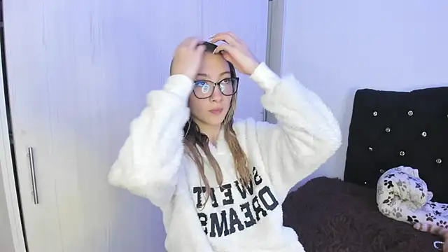 LauMiller online show from October 12, 2025, 9:03 pm