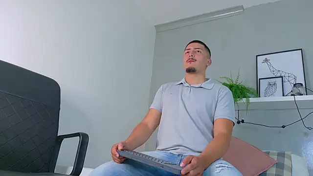 MrFox   online show from October 28, 2025, 7:27 pm