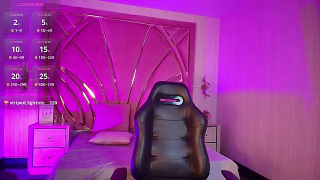 Emilia Bons online show from March 10, 2026, 1:27 pm