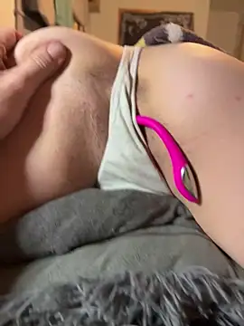 Snapshot of heycutie18 chatting on October 24, 2025, 11:45 pm heycutie18 online show from October 24, 2025, 11:45 pm