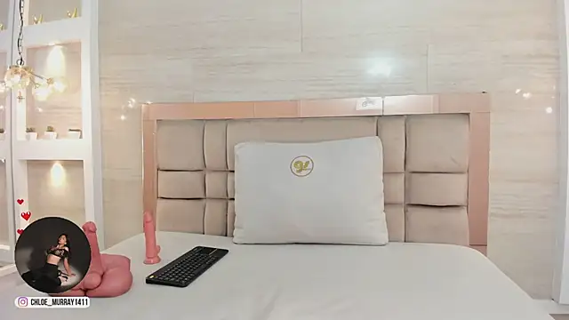 chloe murray online show from February 25, 2026, 12:48 pm