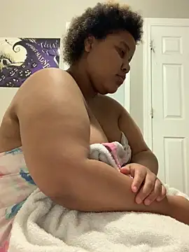 chocolate bella online show from October 12, 2025, 4:44 am