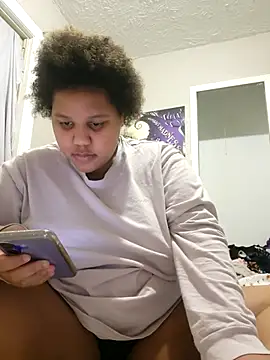 chocolate bella online show from December 4, 2025, 11:24 pm