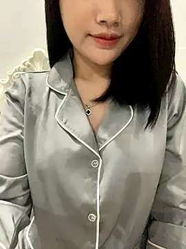 Beiiu 18 online show from October 4, 2025, 8:29 pm