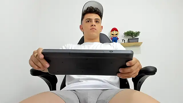 Mikecooper online show from October 7, 2025, 12:30 am