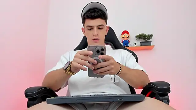 Mikecooper online show from February 10, 2026, 6:28 am