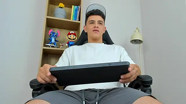 Mikecooper online show from April 14, 2026, 12:49 am