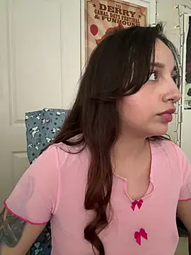 CharmingMaddie online show from April 16, 2026, 10:01 pm