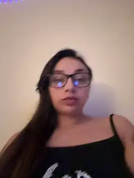 Snapshot of CharmingMaddie chatting on June 18, 2026, 2:23 am CharmingMaddie online show from June 18, 2026, 2:23 am