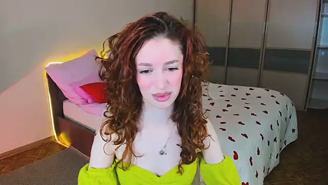 ChristinaConteeree online show from April 10, 2026, 7:18 pm