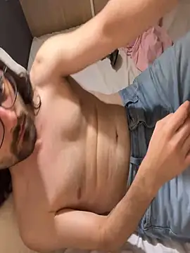 Frankieyyy1 online show from October 8, 2025, 2:14 pm