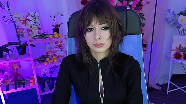 CrystallBloom online show from January 19, 2026, 4:11 pm