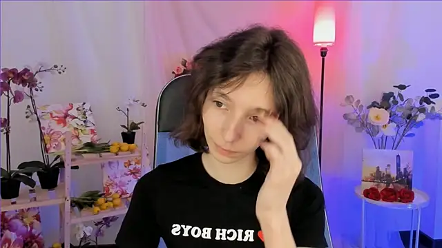 EmmanuellBrown online show from December 23, 2025, 10:13 am