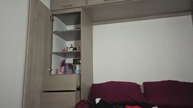 Candela    online show from April 12, 2026, 2:49 am