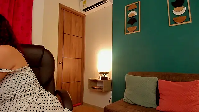 Snapshot of Mely_Ellis chatting on January 18, 2026, 11:41 pm Mely Ellis online show from January 18, 2026, 11:41 pm