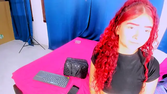 Snapshot of Venus_velvett chatting on October 14, 2025, 6:58 am Venus velvett online show from October 14, 2025, 6:58 am