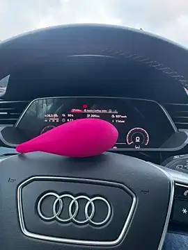 Snapshot of german9inch chatting on December 6, 2024, 7:32 am german9inch online show from December 6, 2024, 7:32 am