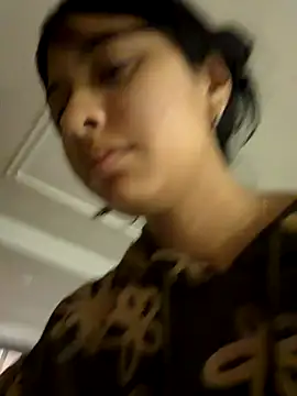 lynn9000 online show from December 17, 2025, 10:05 pm