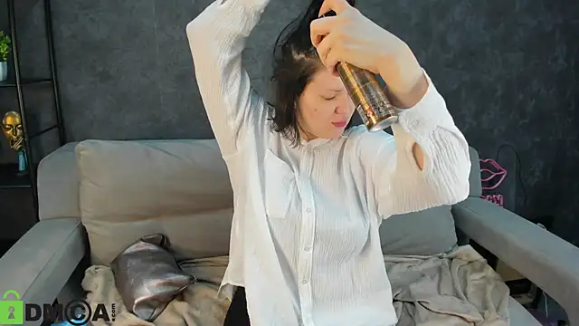 Michele Greenn online show from October 13, 2025, 1:16 am