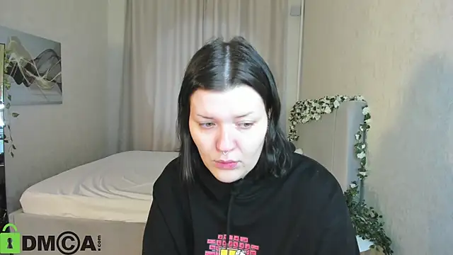 Michele Greenn online show from November 15, 2025, 3:26 am