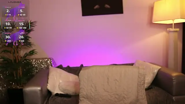 Snapshot of NovaHollisx chatting on September 17, 2025, 4:03 am NovaHollisx online show from September 17, 2025, 4:03 am