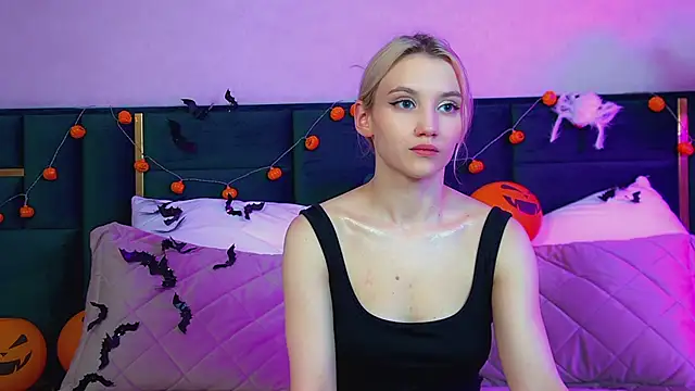 Snapshot of StacyEvances chatting on October 24, 2025, 6:04 pm StacyEvances online show from October 24, 2025, 6:04 pm