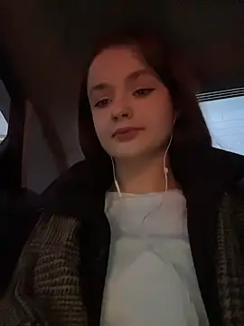 KittyQueeny online show from October 26, 2025, 2:12 pm