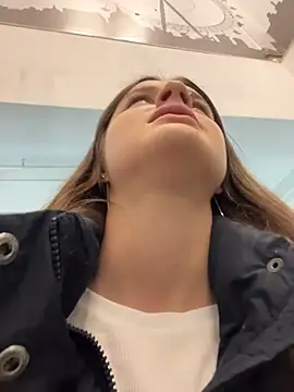 KittyQueeny online show from November 23, 2025, 1:11 pm