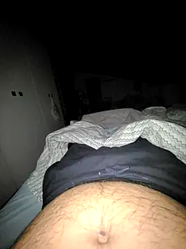 Snapshot of giova17cm chatting on October 23, 2025, 8:51 pm giova17cm online show from October 23, 2025, 8:51 pm