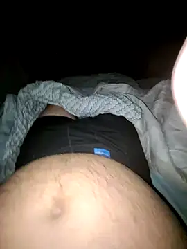 Snapshot of giova17cm chatting on October 25, 2025, 9:42 pm giova17cm online show from October 25, 2025, 9:42 pm