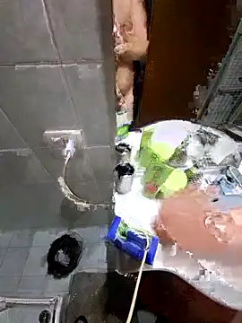 Snapshot of giova17cm chatting on October 26, 2025, 8:48 pm giova17cm online show from October 26, 2025, 8:48 pm