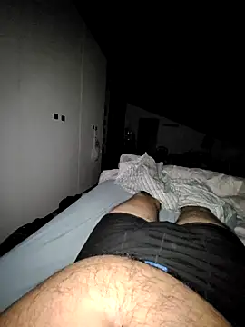 Snapshot of giova17cm chatting on October 29, 2025, 9:49 pm giova17cm online show from October 29, 2025, 9:49 pm