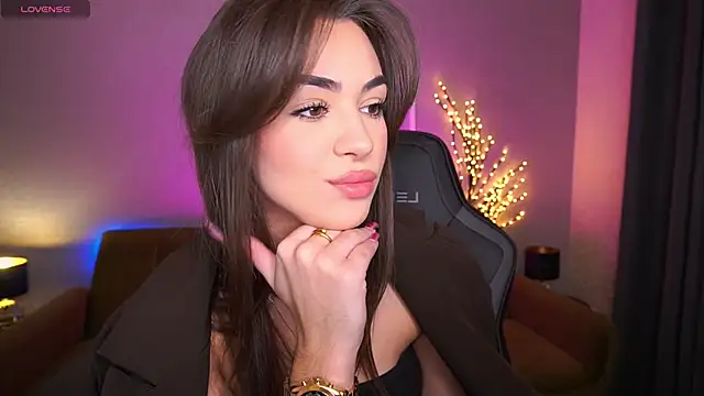 EricaSin online show from November 3, 2025, 7:09 am