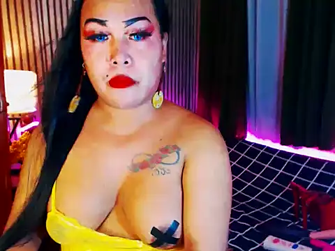 Snapshot of CumFactoryLuna chatting on June 11, 2026, 10:02 am CumFactoryLuna online show from June 11, 2026, 10:02 am