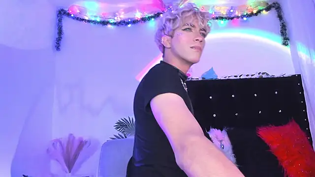 Cooperrosscute233 online show from December 3, 2025, 1:35 am