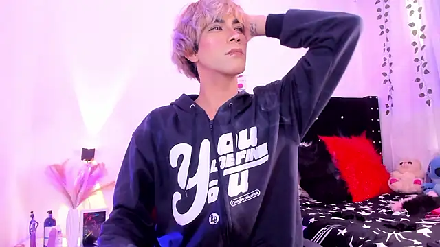 Cooperrosscute233 online show from February 21, 2026, 7:04 pm